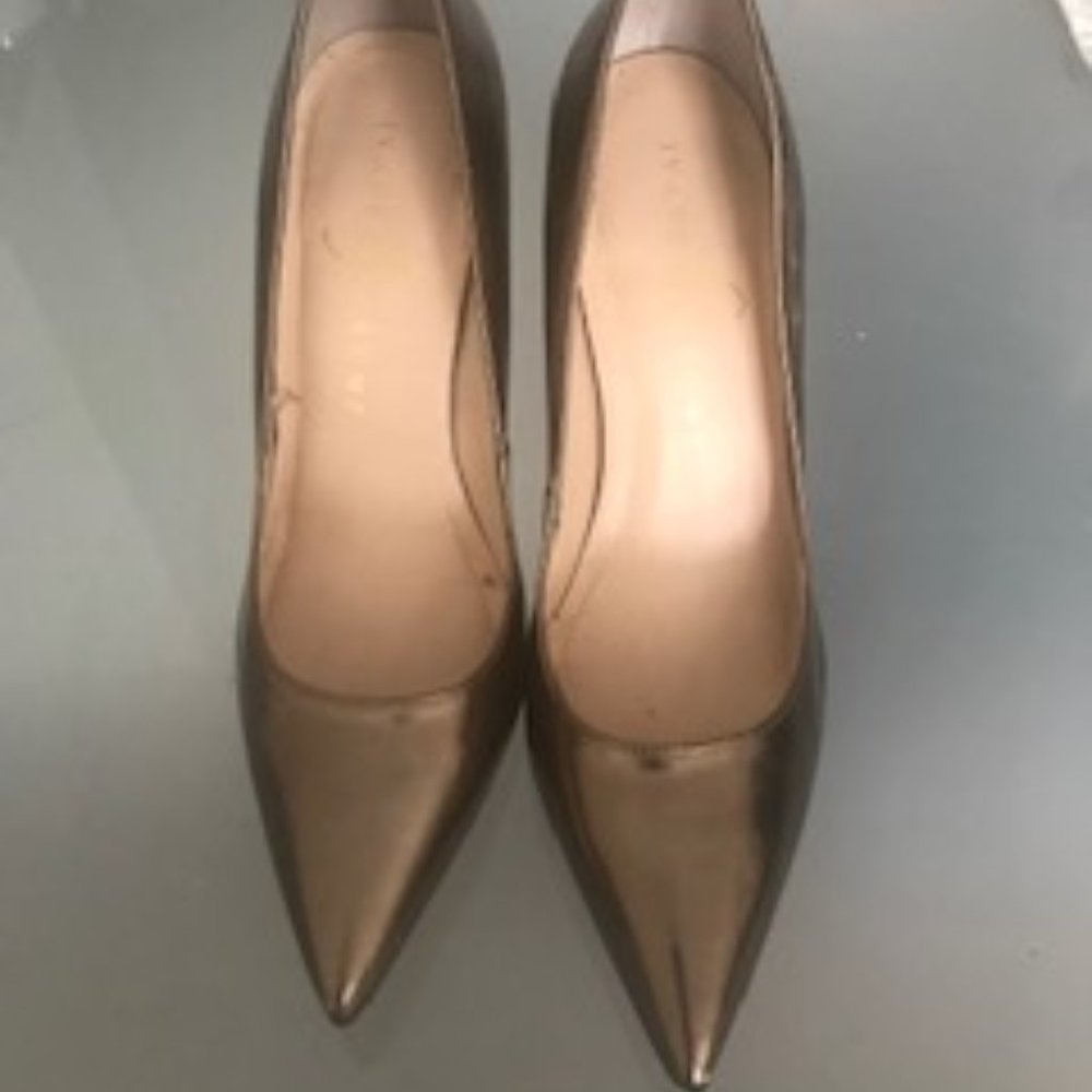 Golden patent pumps